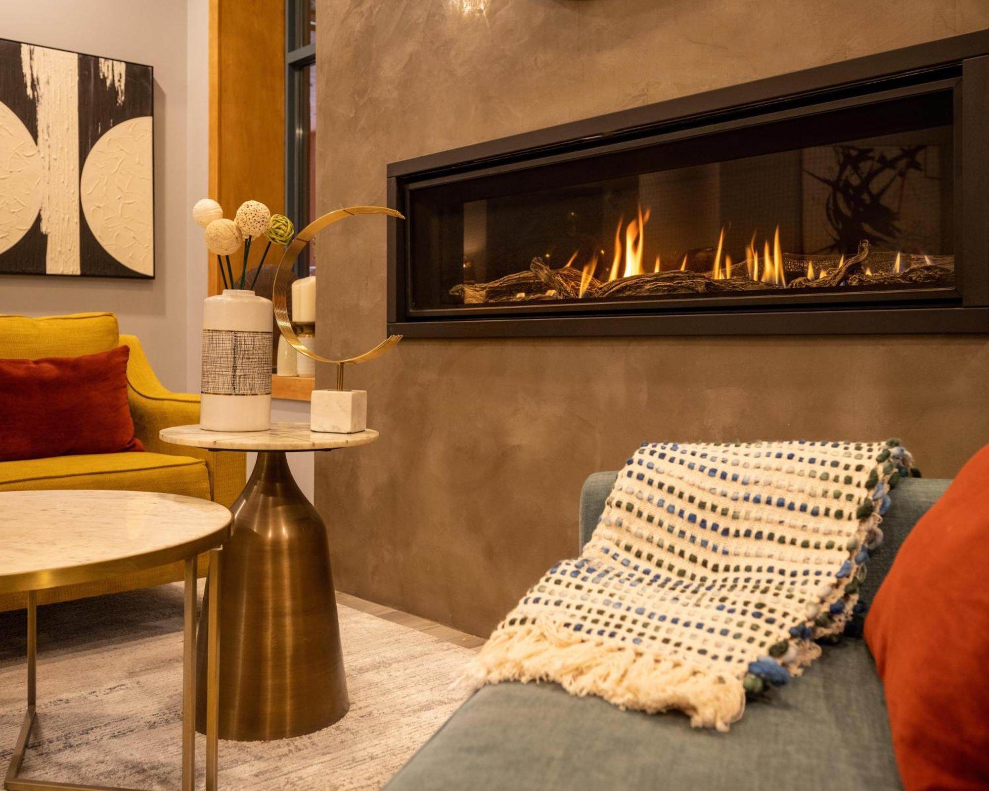 Alpenglow Lodge Family Studio With Murphy Bed By Mva Whistler Eksteriør billede